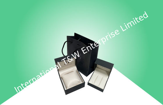 Un buen precio. Laminado brillante / mate Bolsas de papel personalizadas de compras CMYK / Pantone Color de impresión en línea