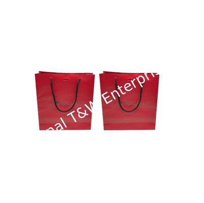 Un buen precio. Impresión personalizada de bolsas de papel para compras de papel de papel de papel de PP cuerda / cuerda de nylon / mango de papel retorcido en línea